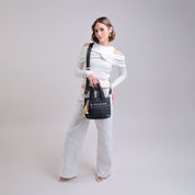 Satchel Negra Gorett Manelik